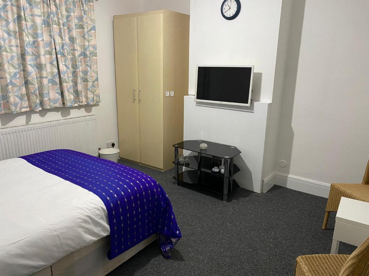 Ferienwohnung Sunrup Heathrow Feltham Exterior foto